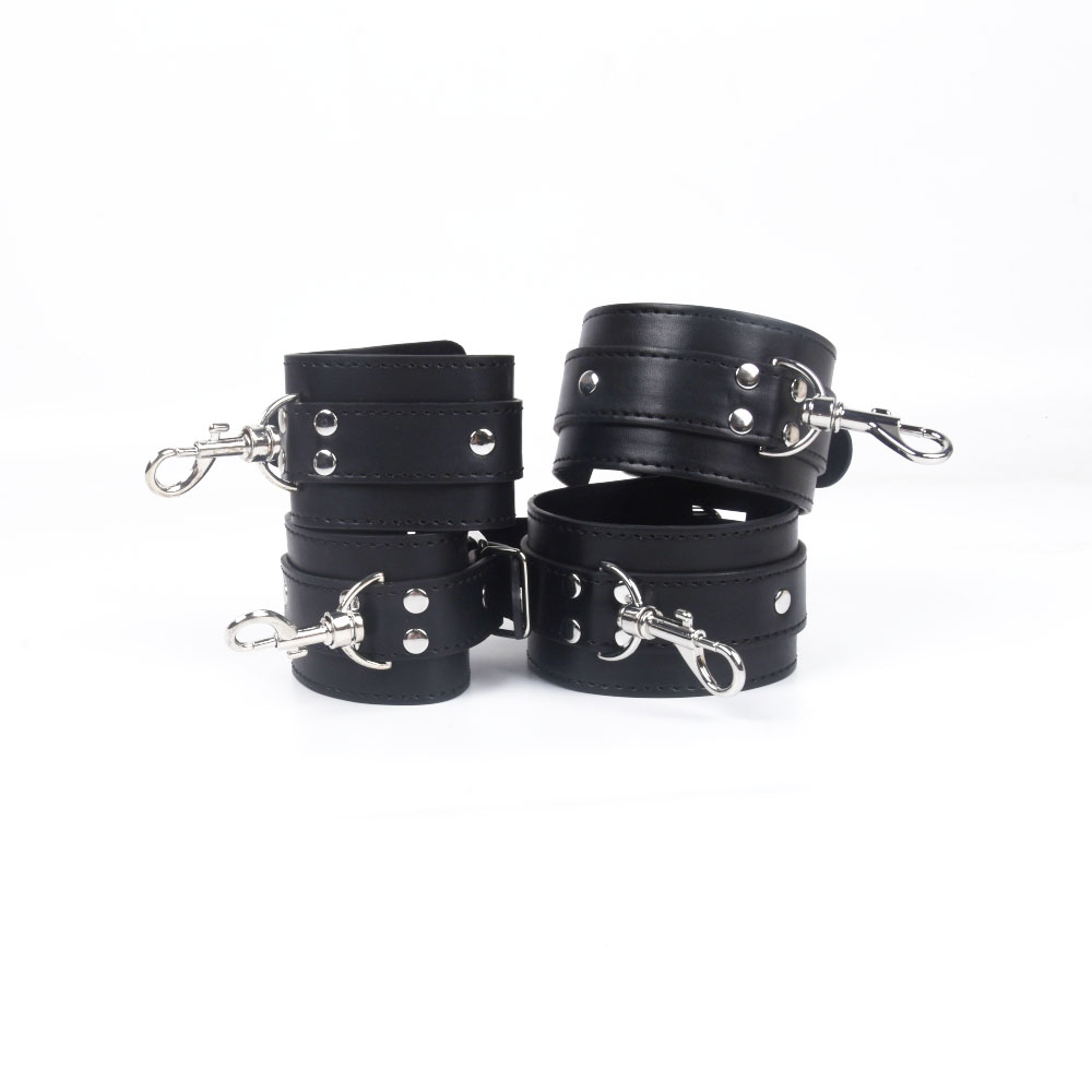 Regulowane skórzane kajdanki e – Women Accessories Combo recenzja i cena